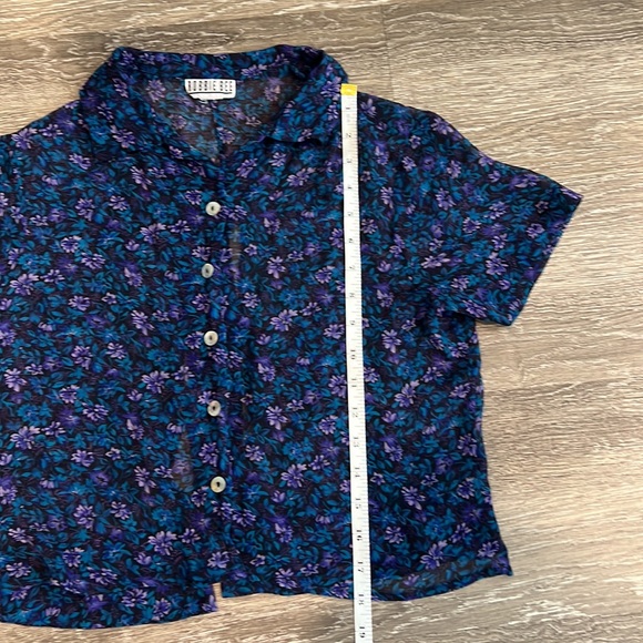 Robbie Bee Sheer Open Back Short Sleeve Button Up Small - Picture 5 of 7